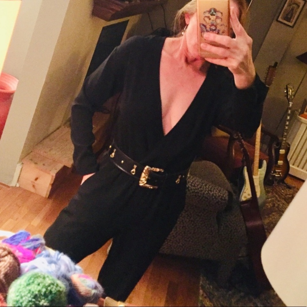 H&M sz 6 Gorgeous slinky black jumpsuit w/ pockets